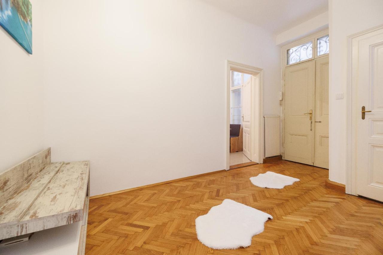 Central Apartment - Private Sauna Bécs Kültér fotó